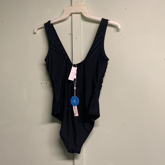 CUPSHE Women's One Piece Swimsuit V Neck Scalloped Trim Mesh Wide Strap - Picture 5 of 8